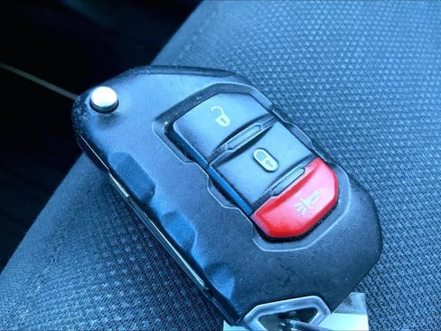 Used 2020 Jeep Wrangler Unlimited Sport S image 13