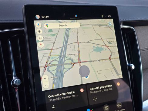 New 2026 Volvo XC90 B6 Plus w/ Protection Package Premier image 29