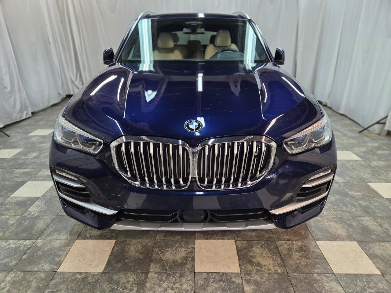 Used 2020 BMW X5 xDrive40i w/ Executive Package AWD/4WD image 3