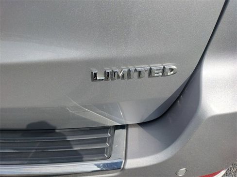 Used 2017 Jeep Grand Cherokee Limited image 9