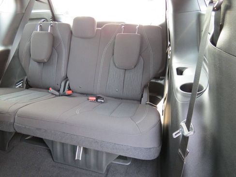 Used 2021 Chrysler Pacifica Touring AWD/4WD image 35
