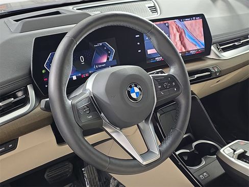 Used 2025 BMW X1 xDrive28i w/ Technology Package image 19