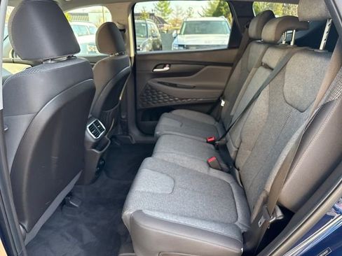 Used 2019 Hyundai Santa Fe SE image 25
