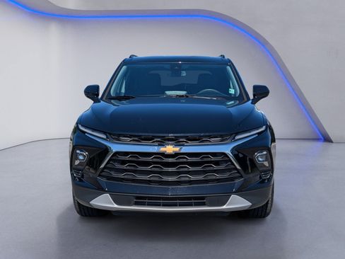 Used 2024 Chevrolet Blazer LT w/ Convenience Package FWD image 3