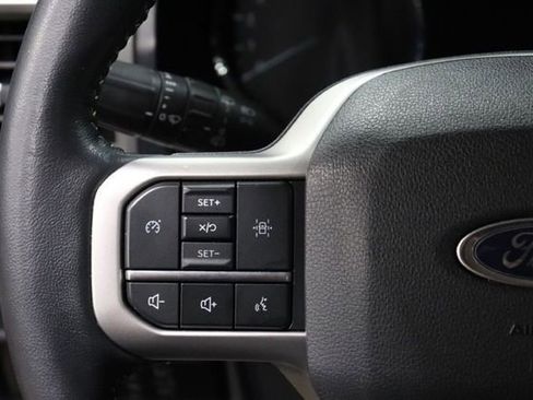 Used 2023 Ford Expedition XLT RWD image 30