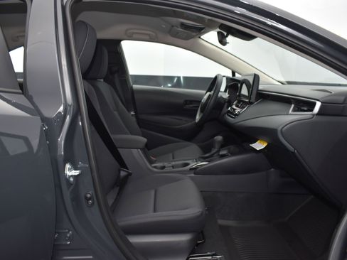 Used 2025 Toyota Corolla LE image 11