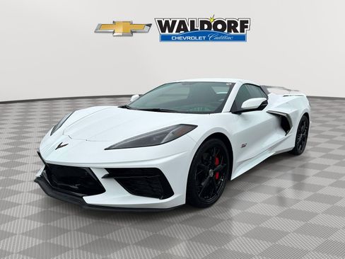 Used 2023 Chevrolet Corvette Stingray Premium Conv w/ Z51 Performance Package RWD image 3