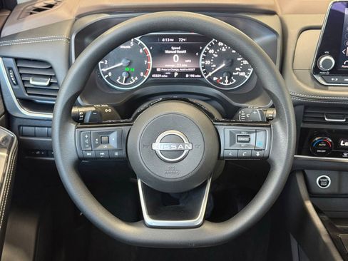 Used 2023 Nissan Rogue SV AWD/4WD image 33