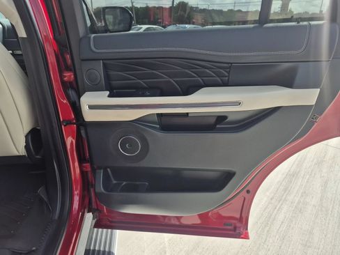 Used 2018 Ford Expedition Platinum RWD image 22