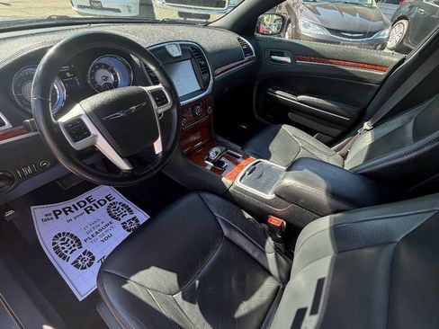 Used 2014 Chrysler 300 RWD image 19