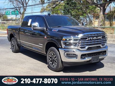 Used 2025 RAM 2500 Limited AWD/4WD image 7