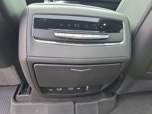 Used 2024 Cadillac Escalade Sport Platinum w/ LPO, ONYX Package image 19