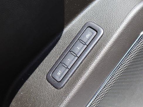 Used 2019 Chevrolet Suburban Premier AWD/4WD image 25