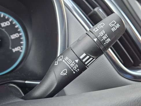 Used 2021 Chevrolet Equinox LS w/ LS Convenience Package image 26