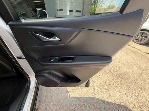 Used 2020 Chevrolet Blazer LT FWD image 21