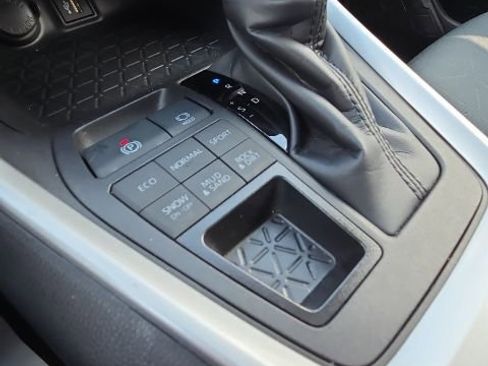 Used 2025 Toyota RAV4 XLE w/ Convenience Package AWD/4WD image 29