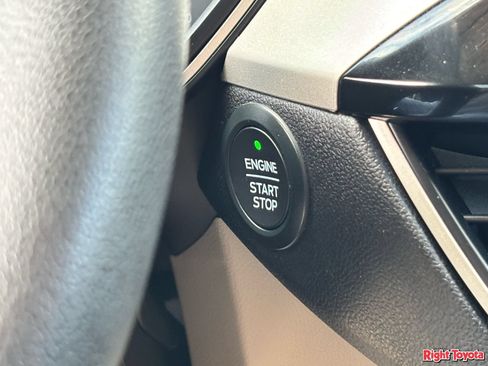 Used 2020 Ford Escape SE FWD image 25