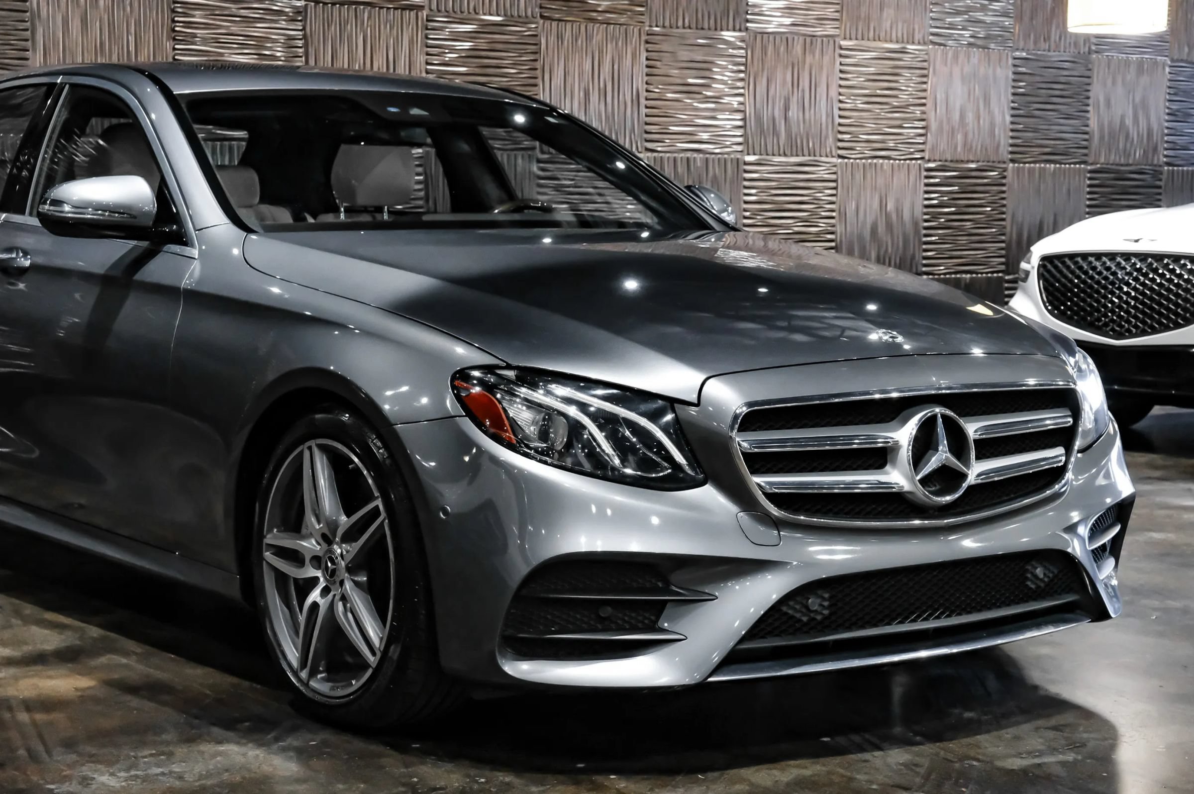 Used 2018 Mercedes-Benz E 300 image 7