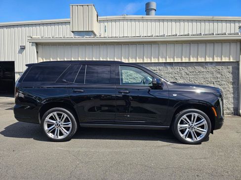 Used 2025 Cadillac Escalade Sport Platinum AWD/4WD image 9