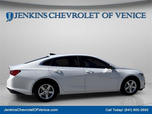 Used 2021 Chevrolet Malibu LS image 4