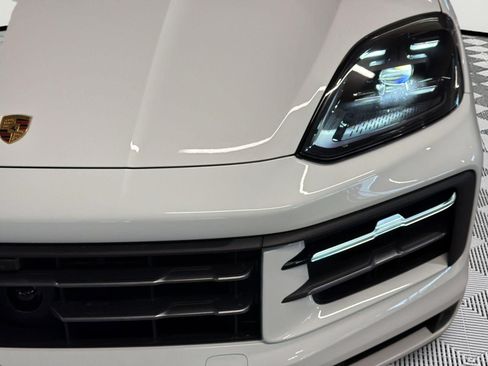 Used 2026 Porsche Cayenne AWD/4WD image 12