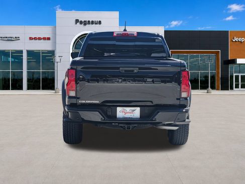 Used 2026 Chevrolet Colorado Trail Boss AWD/4WD image 8