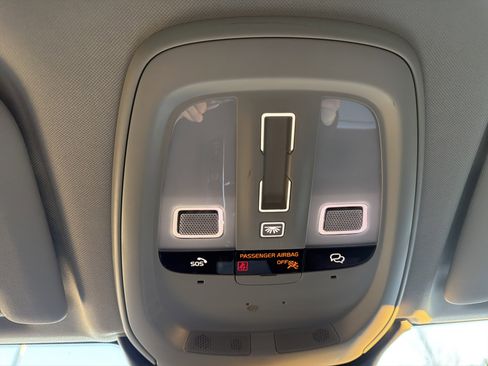 Certified 2023 Volvo XC60 B5 Plus image 29