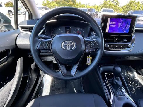 Used 2024 Toyota Corolla LE FWD image 5