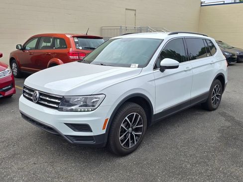 Used 2021 Volkswagen Tiguan SE FWD image 3