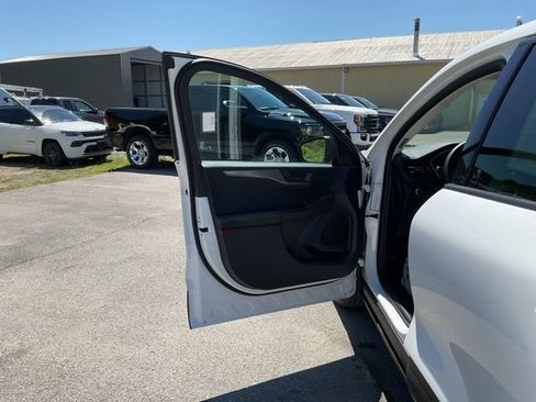 Used 2025 Ford Escape Active AWD/4WD image 24