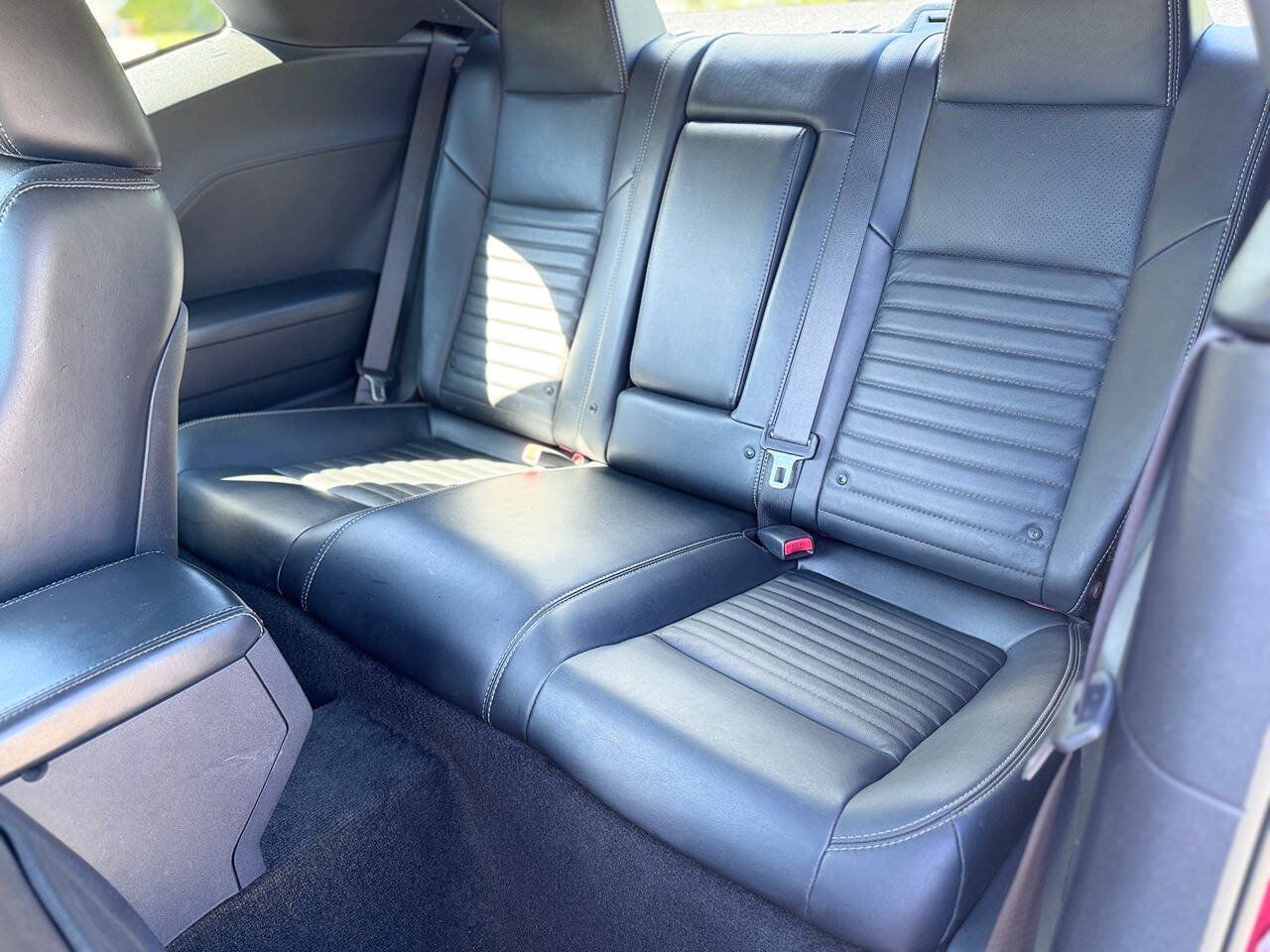 Used 2012 Dodge Challenger R/T RWD image 5
