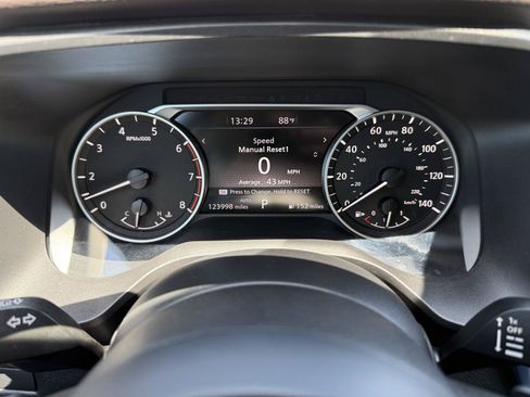 Used 2023 Nissan Rogue S AWD/4WD image 42