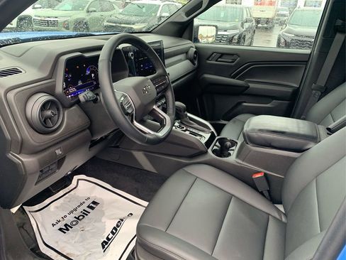 Used 2025 Chevrolet Colorado Trail Boss image 9