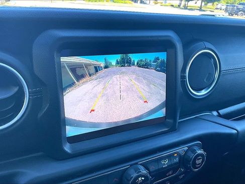 Used 2021 Jeep Wrangler Unlimited Sahara AWD/4WD image 28