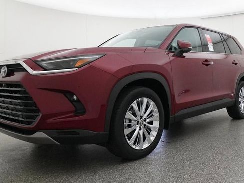 New 2026 Toyota Grand Highlander Platinum image 17