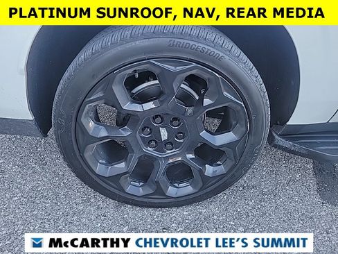 Used 2024 Cadillac Escalade ESV Sport Platinum w/ LPO, ONYX Package image 19