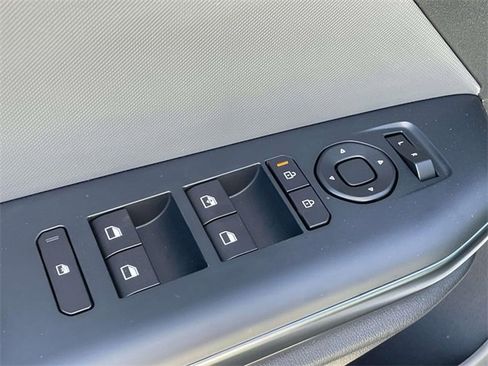 New 2025 Kia K4 LXS image 23