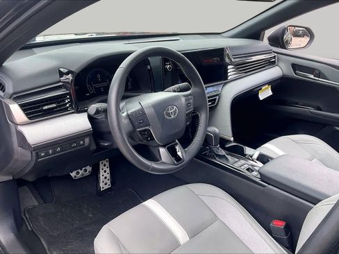 Used 2025 Toyota Camry SE w/ Multimedia Upgrade Package FWD image 17