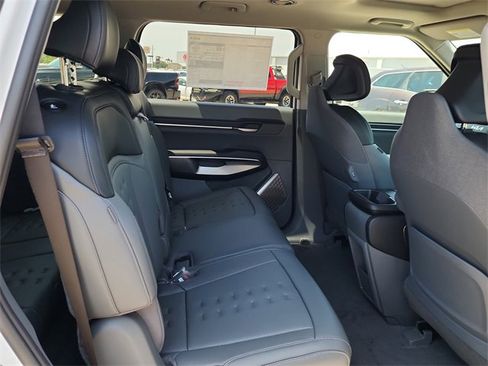 New 2026 Kia EV9 Wind image 17