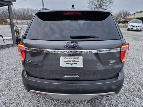 Used 2017 Ford Explorer XLT w/ Equipment Group 202A image 7
