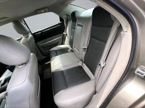 Used 2008 Chrysler 300 Touring RWD image 24