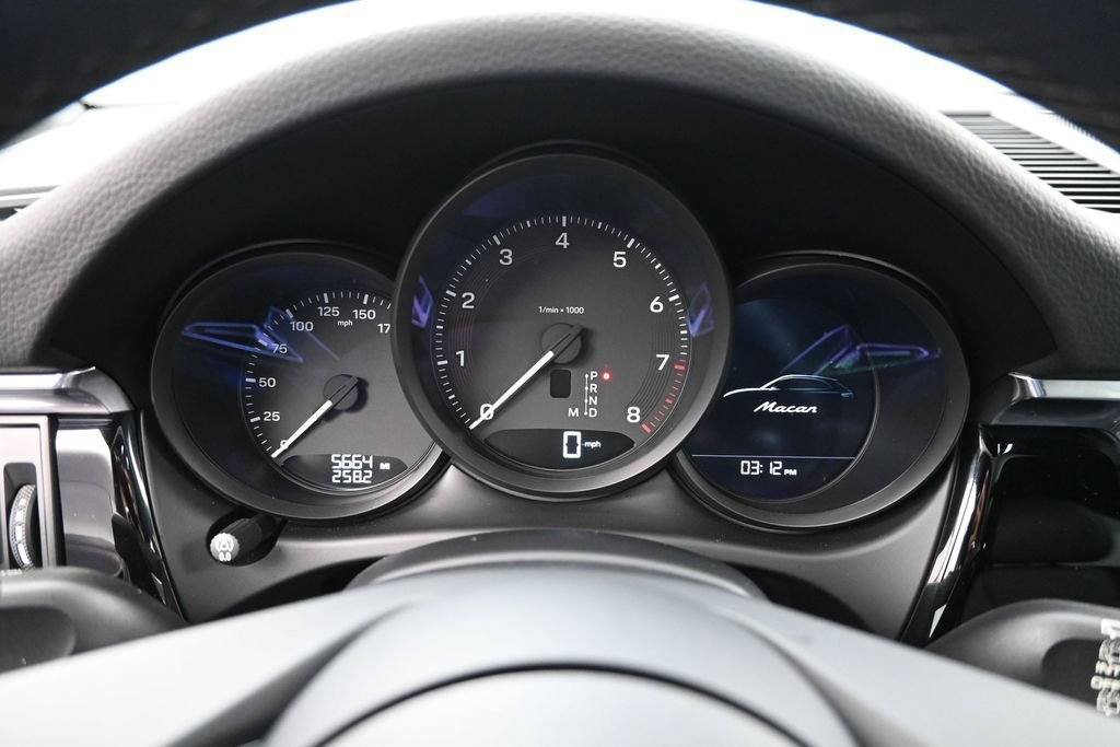 Certified 2026 Porsche Macan AWD/4WD image 19