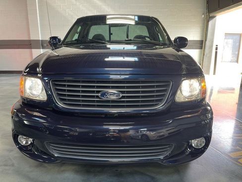 Used 2002 Ford F150 Lightning RWD image 4
