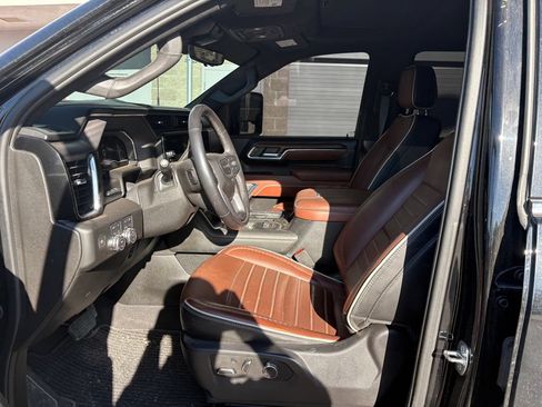 Used 2024 GMC Sierra 3500 Denali Ultimate AWD/4WD image 16