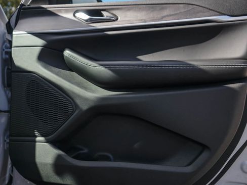 New 2025 Jeep Grand Cherokee Limited image 9