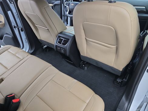 Used 2020 Chevrolet Blazer Premier w/ Driver Confidence II Package image 11