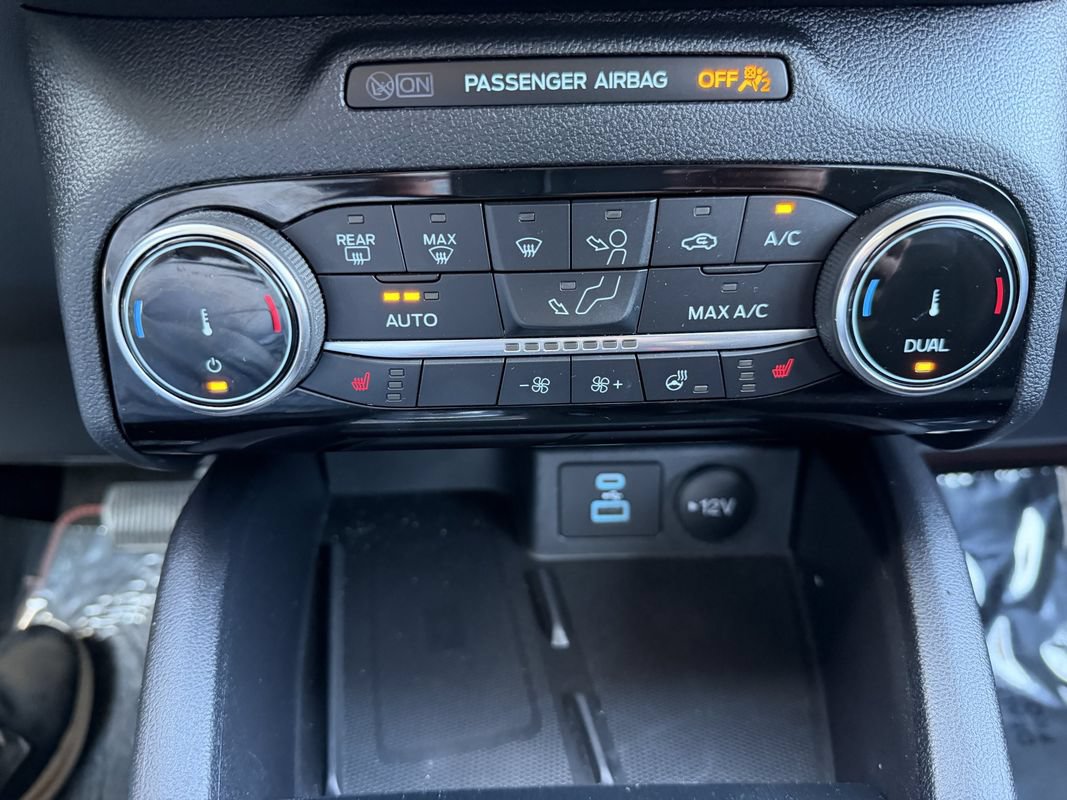 Used 2022 Ford Escape SEL w/ Technology Package AWD/4WD image 16