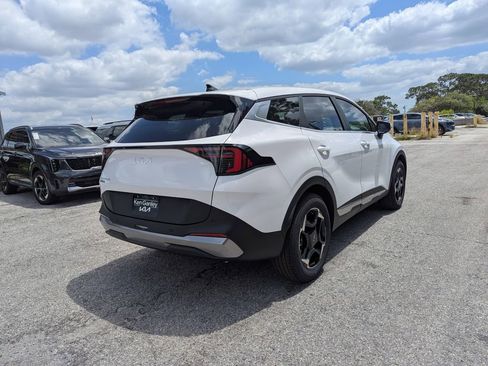 New 2026 Kia Sportage EX image 8