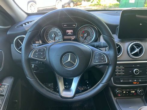 Used 2017 Mercedes-Benz GLA 250 image 22