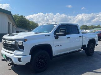 Used 2024 Chevrolet Silverado 2500 LTZ w/ LTZ Plus Package AWD/4WD video 1